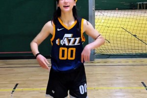 雷迪克：詹姆斯的表现为全队定下了基调！打得漂亮！队友纷纷效仿